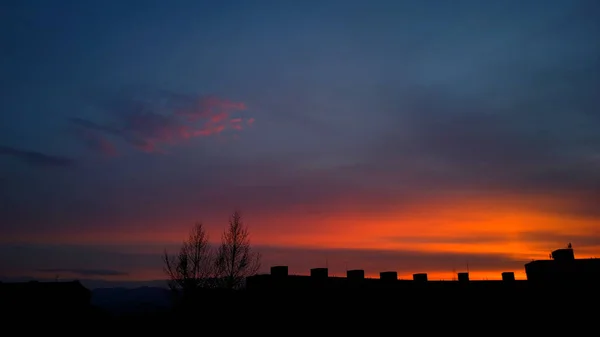 Puesta Sol Naranja Sobre Ciudad Europea — Foto de Stock