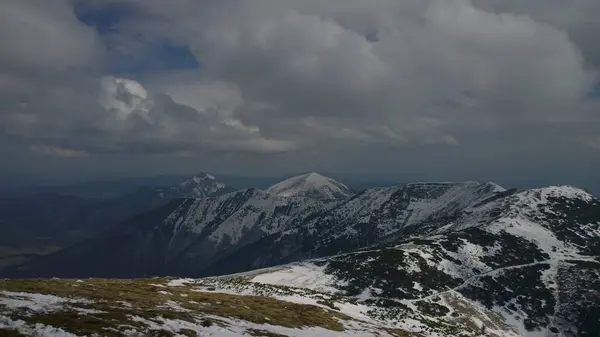 Hermoso Invierno Montañas Paisaje —  Fotos de Stock