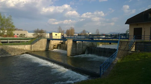 Waterdam Zonnige Dag — Stockfoto