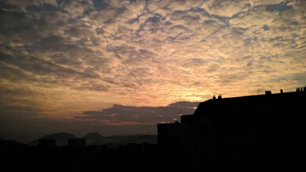 Brillante Puesta Sol Sobre Paisaje Las Montañas — Foto de Stock