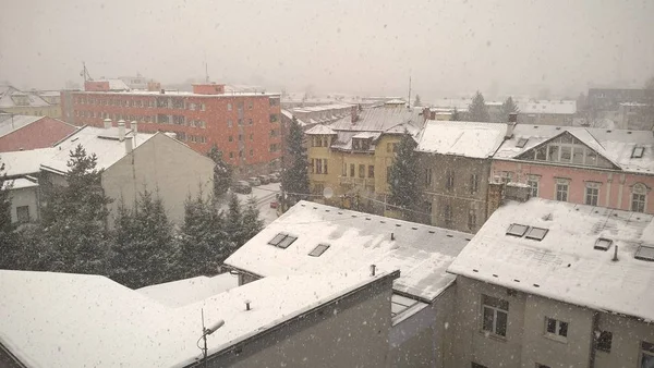 Tiempo Nevado Ciudad Europea —  Fotos de Stock