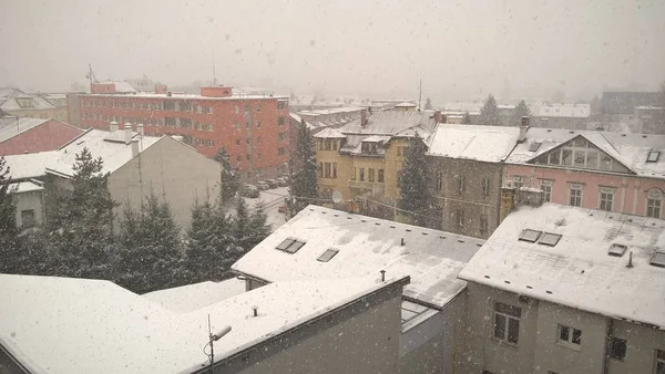 Tempo Nevado Cidade Europeia — Fotografia de Stock