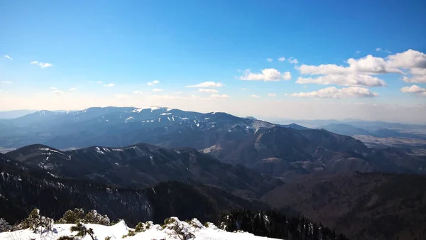 Bela Vista Montanhas Cobertas Neve — Fotografia de Stock