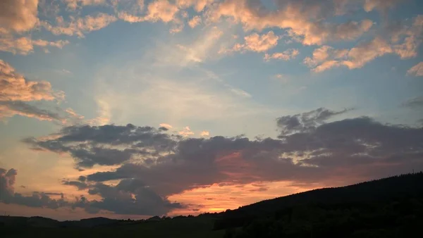 Tiempo Puesta Del Sol Sobre Paisaje Del Prado — Foto de Stock