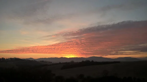 Atardecer Naranja Sobre Paisaje Montaña — Foto de Stock