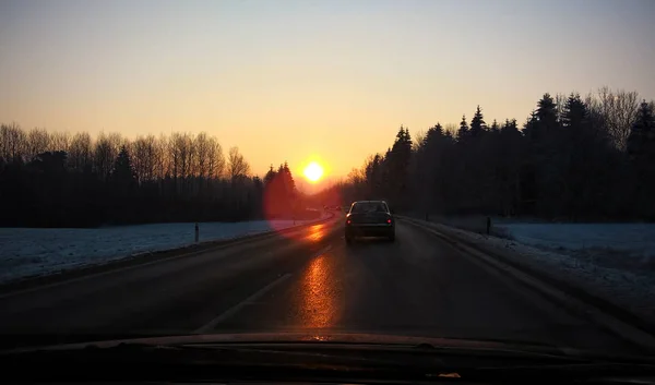 Voiture Hiver Dans Route Forestière — Photo