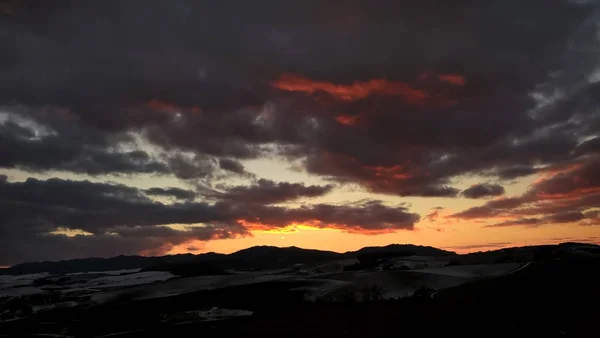 Coucher Soleil Dans Les Montagnes — Photo