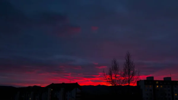 Roter Sonnenuntergang Über Der Stadt — Stockfoto