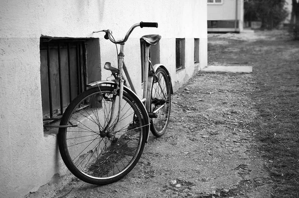 Vélo Dans Bâtiment Ville Européenne — Photo