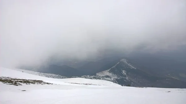 Bellissimo Paesaggio Montano Invernale — Foto Stock