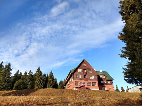 Träbyggnad Fjällhöjd — Stockfoto