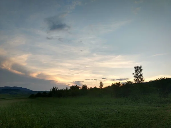Захід Сонця Над Гірською Лукою Словаччина — стокове фото