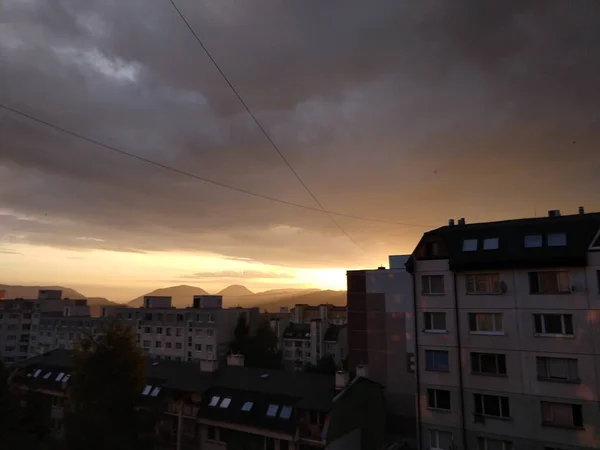 Cielo Tramonto Sulla Città Europea — Foto Stock