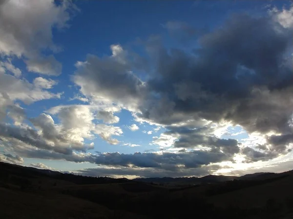 Puesta Sol Sobre Cielo Con Nubes — Foto de Stock