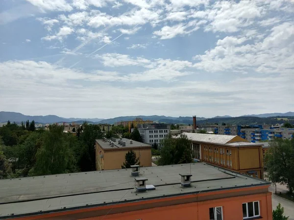 Bewolkte Lucht Boven Europese Stad — Stockfoto