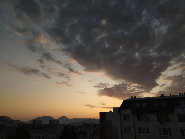 Vista Sulla Città Con Alberi Verdi Tramonto — Foto Stock