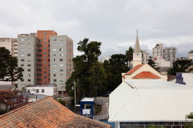 Curitiba, Parana, Brezilya- 23 Aralık 2017: şehir mimarisinin kentsel görünümü