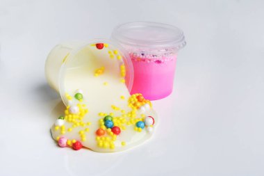 ışık zemin üzerinde düzenlenmiş ince yakın görünümü