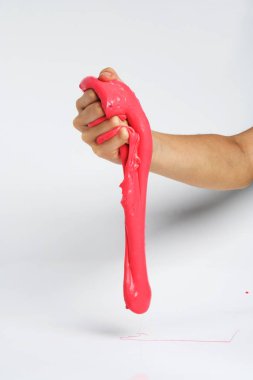 ışık arka plan üzerinde kişi ve çocuksu balçık kısmi görünümü