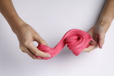 ışık arka plan üzerinde kişi ve çocuksu balçık kısmi görünümü