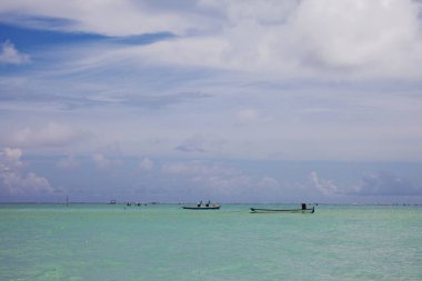 Maragogi, Alagoas / Brezilya - 30 Ocak 2019: Antunes Beach, Maragogi, Alagoas, Brezilya. Muhteşem manzara. Harika bir plaj manzarası. Turkuaz su ile Paradise plaj. 