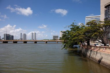 Recife - Olinda, Pernambuco, Brezilya - 29 Ocak 2019: Brezilya'nın kuzeydoğu eyaleti Pernambuco'nun başkenti Recife, birçok nehri, köprüleri, adacıkları ve yarımadaları ile ayırt edilir..