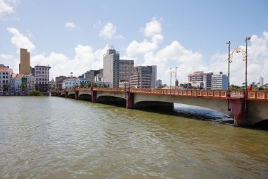 Recife - Olinda, Pernambuco, Brezilya - 29 Ocak 2019: Brezilya'nın kuzeydoğu eyaleti Pernambuco'nun başkenti Recife, birçok nehri, köprüleri, adacıkları ve yarımadaları ile ayırt edilir..