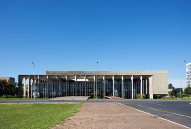 Brasilia, Brezilya- 15 Kasım 2016: Brezilya'nın başkenti Brasilia'da ünlü Brezilyalı mimar Oscar Niemeyer tarafından tasarlanan Adalet Bakanlığı binası.