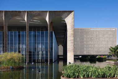 Brasilia, Brezilya- 15 Kasım 2016: Brezilya'nın başkenti Brasilia'da ünlü Brezilyalı mimar Oscar Niemeyer tarafından tasarlanan Adalet Bakanlığı binası.