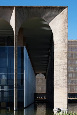 Brasilia, Brezilya- 15 Kasım 2016: Brezilya'nın başkenti Brasilia'da ünlü Brezilyalı mimar Oscar Niemeyer tarafından tasarlanan Adalet Bakanlığı binası.