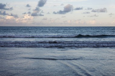 Maracaipe Pontal, Pernambuco, Brezilya inanılmaz bir yer de berrak su ile tropikal plaj Güzel görünümü