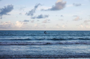 Maracaipe Pontal, Pernambuco, Brezilya inanılmaz bir yer de berrak su ile tropikal plaj Güzel görünümü