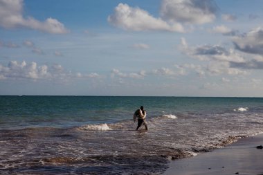 Gün batımı saati, Carneiros Beach, Pernambuco, Brezilya. 