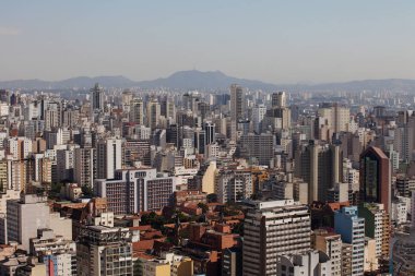 Sao Paulo binaları ve bulutlu gökyüzü. Brezilya, Güney Amerika. 