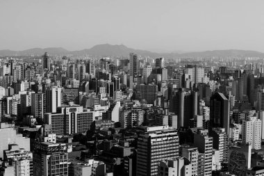 Sao Paulo binaları ve bulutlu gökyüzü. Brezilya, Güney Amerika. 
