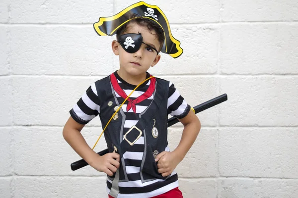 Kleiner Junge Piratenkostüm Fröhliches Halloween Konzept — Stockfoto