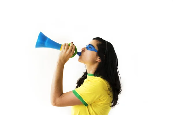 Femmina Brasiliana Calcio Fan Posa Sfondo Bianco — Foto Stock