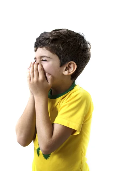Емоційний Шанувальник Дитячого Футболу Позує Білому Тлі — стокове фото