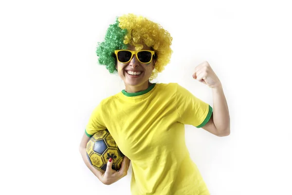 Femmina Brasiliana Calcio Fan Posa Sfondo Bianco — Foto Stock