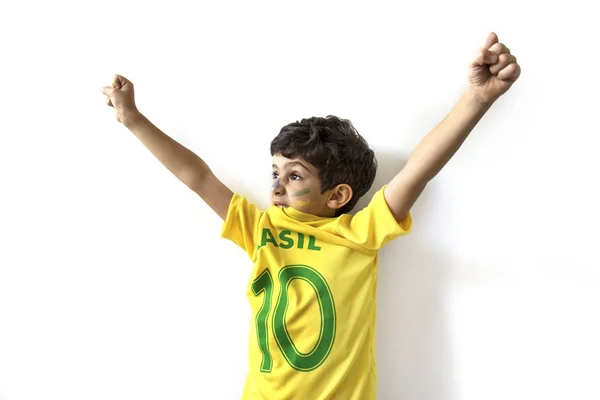 Niño Emocional Fanático Del Fútbol Posando Sobre Fondo Blanco — Foto de Stock