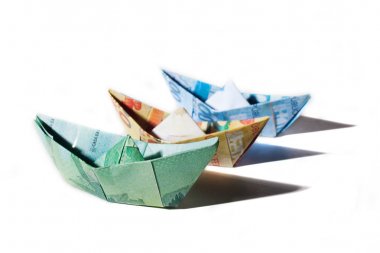 tekne şeklinde banknotlar, finansal kavram 