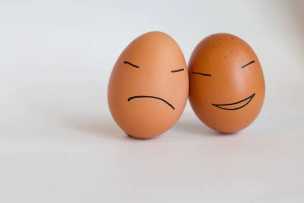 Funny and evil chicken egg. emotions. — Stock Photo, Image