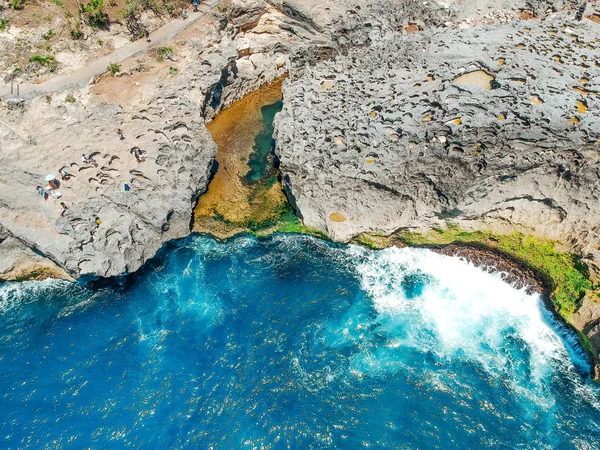 Drone Aéreo Vista Superior Praia Coral Ondas Azuis Oceano Nusa — Fotografia de Stock