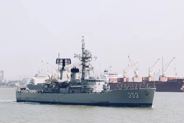 Surabaya Indonesië April 21Th 2019 Indonesische Marine Zeil Kri Lambung — Stockfoto