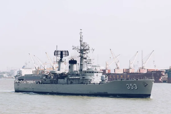 Surabaya Indonesia Aprile 2019 Marina Militare Indonesiana Naviga Kri Lambung — Foto Stock