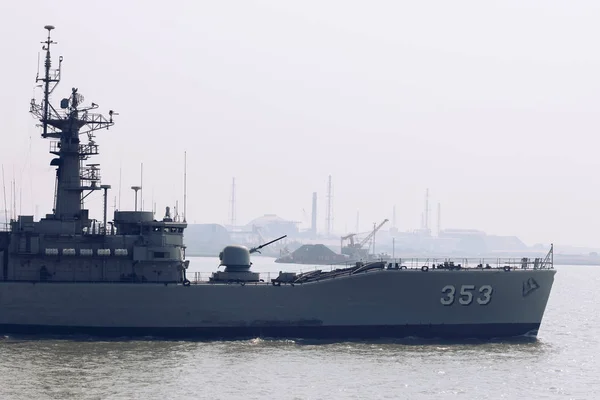 Surabaya Indonesia Aprile 2019 Marina Militare Indonesiana Naviga Kri Lambung — Foto Stock