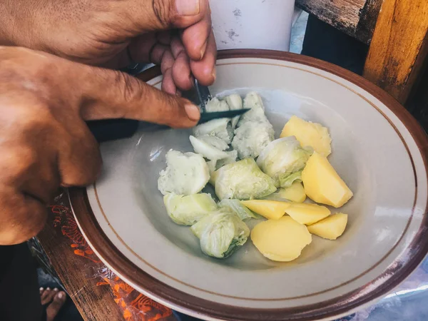 Man Making Siomay Fork Knife Siomay Fish Cake Dumplings Potato — Stock Photo, Image