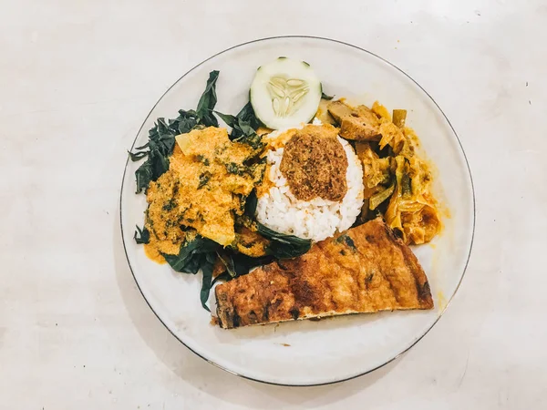 Nasi Padang Atau Kari Nasi Padang Adalah Salah Satu Makanan — Stok Foto