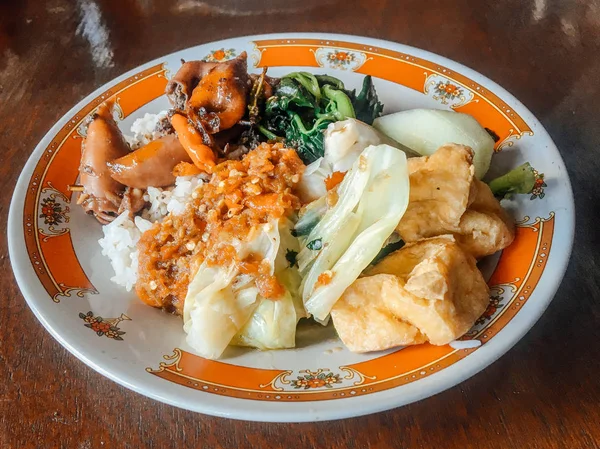 Nasi Tempong Atau Sego Tempong Masakan Pedas Tradisional Banyuwangi Jawa — Stok Foto