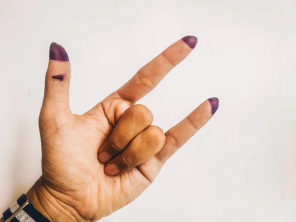 Три Пальца Камень Металлический Знак Руки Женщины Фиолетовых Чернилах Изолированы — стоковое фото